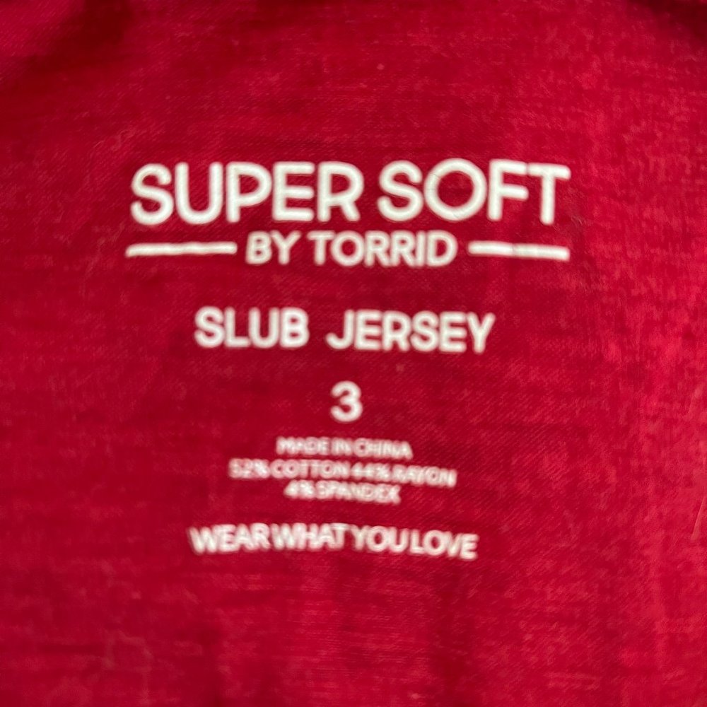 Torrid Women Red Supersoft 3/4 Sleeve Love That For Me Pullover T Shirt Size 3 - Picture 3 of 3